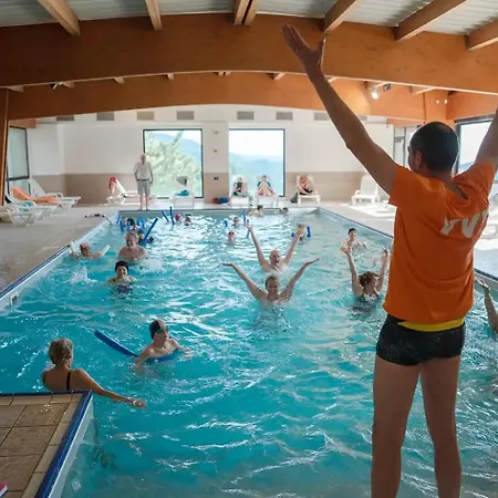 Vvf Le Lioran Les Monts Du Cantal Vakantiepark 3*